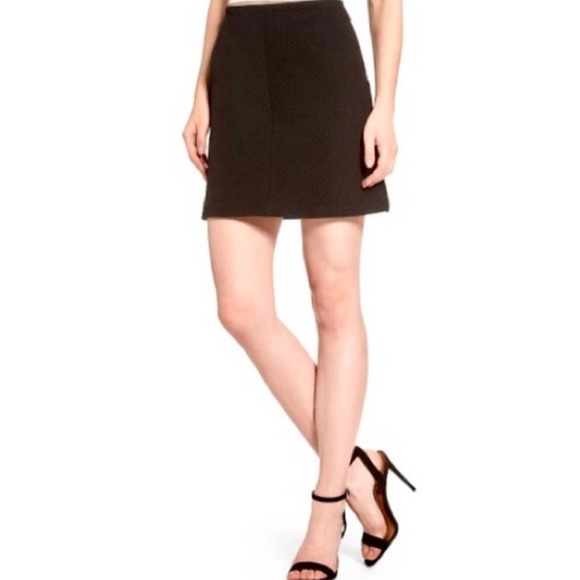 NWT Kendall & Kylie Black Mini Skirt A-Line Ribbed High Waist Minimalist Medium - Picture 8 of 8